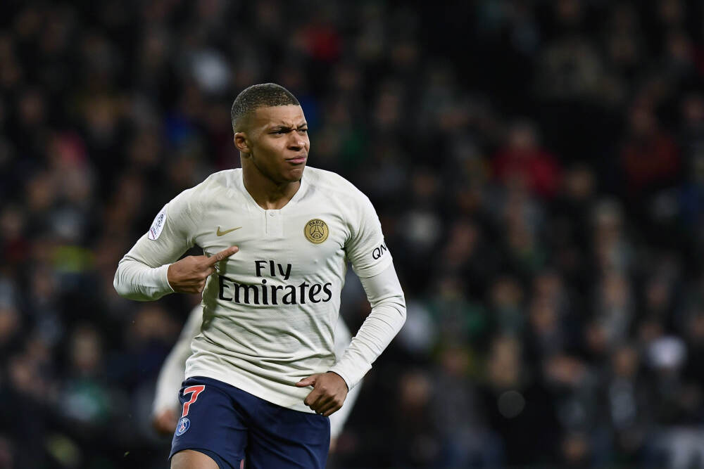 机器人登上跨年晚会舞台: 科技与未来的精彩邂逅